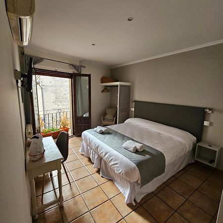 Hostal La Campana Toledo Luaran gambar